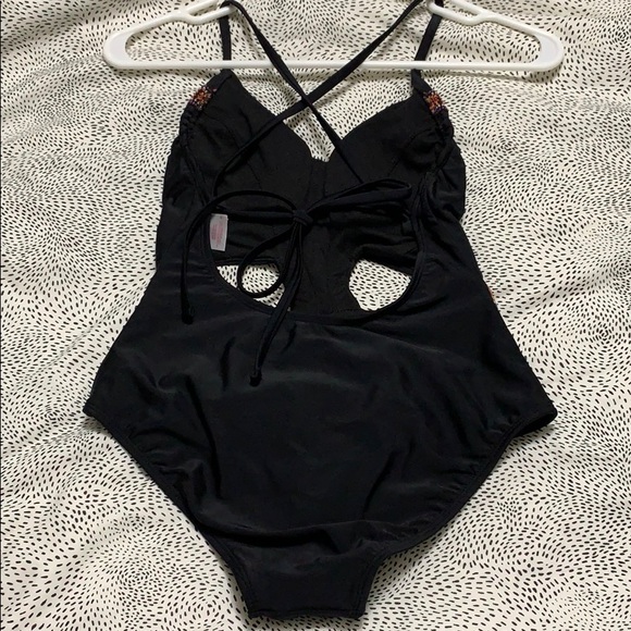 Xhilaration size small one piece swimsuit - Picture 3 of 5